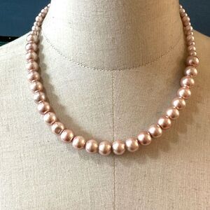 Pink pearl necklace